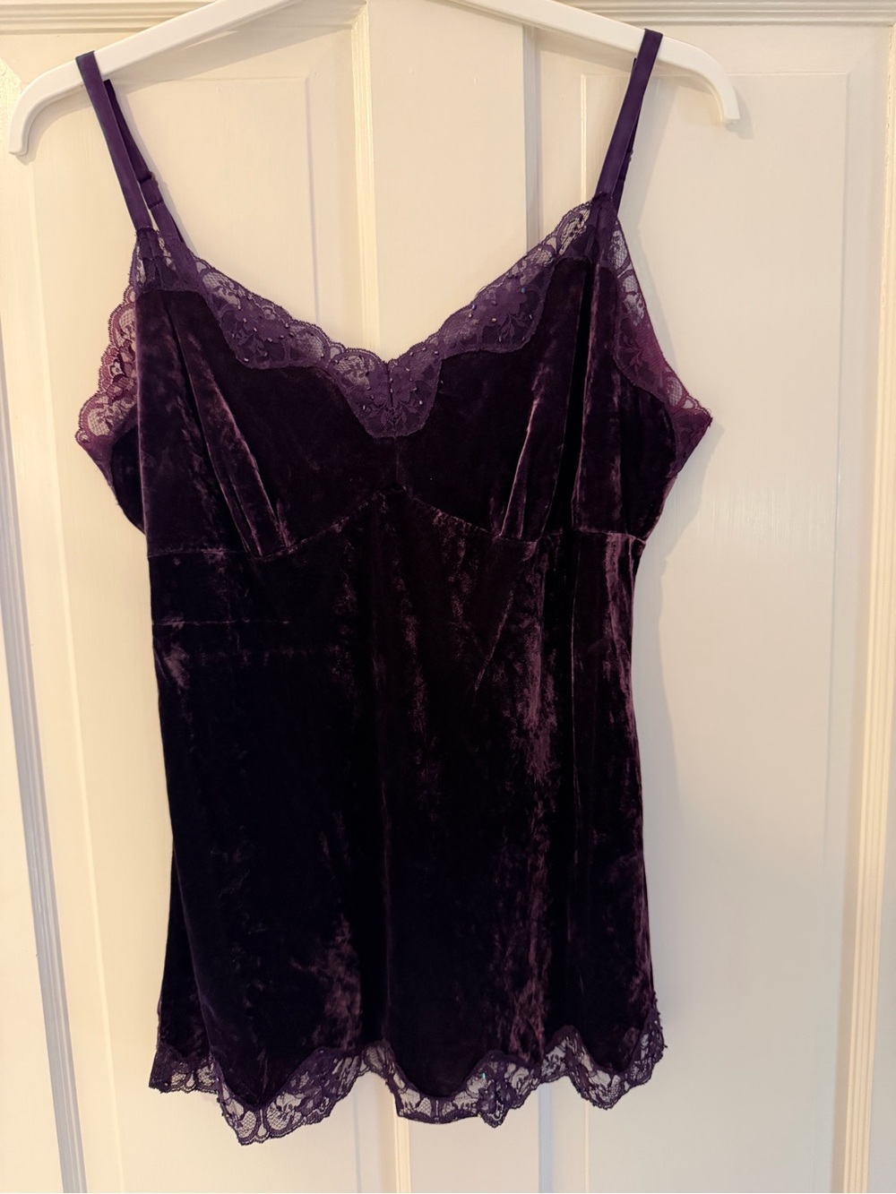 Karen Kane Lifestyle Purple Crushed Velvet Beaded Lace Camisole L